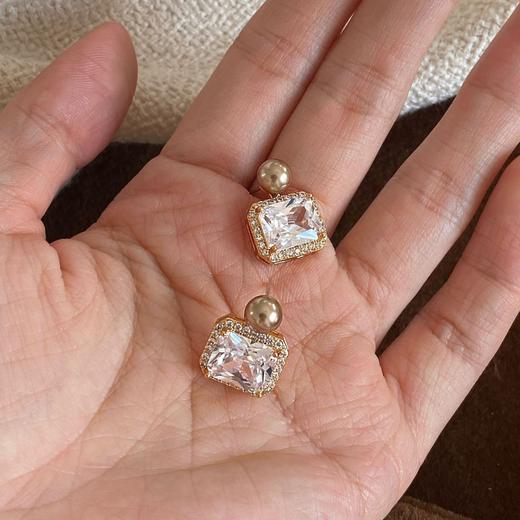 雀说方形锆石摩卡金棕珍珠耳钉小众设计韩版轻奢高级感气质百搭耳饰女ALW302 商品图3