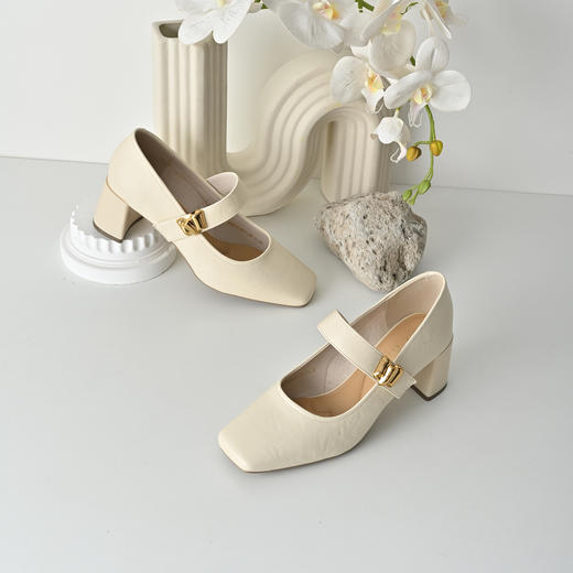 经典鲨2026年春季专柜新品复古方头6cm法式高粗跟气质单鞋女KW89-617021 商品图2