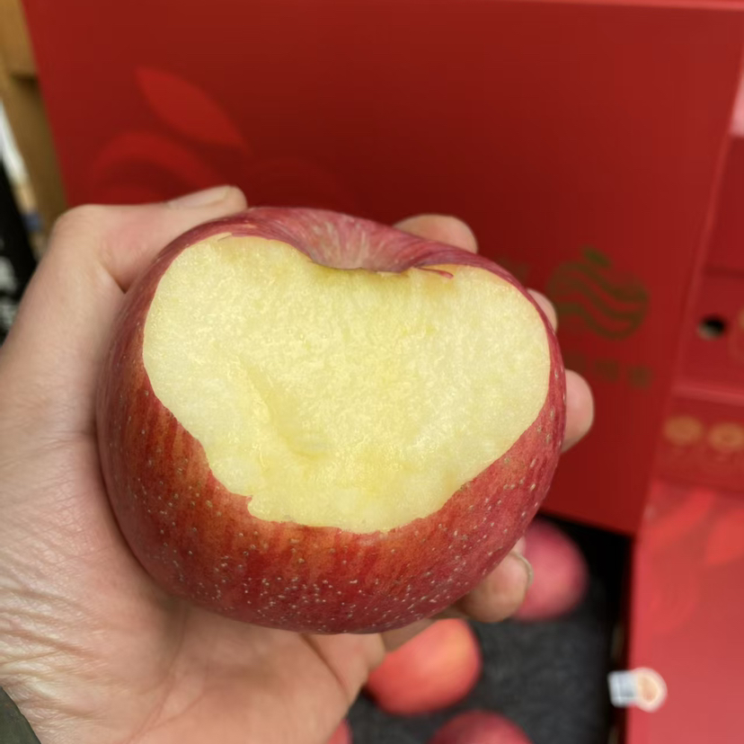 【红苹果】红富士 苹果，高颜值，全红苹果，冷藏后食用更酥脆！