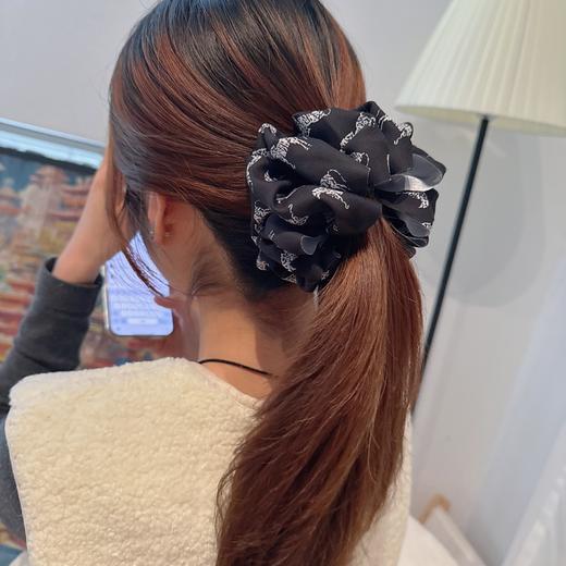 雀说复古法式印花褶皱布艺云朵款香蕉夹时尚气质后脑勺马尾夹头花发夹ALW 商品图3