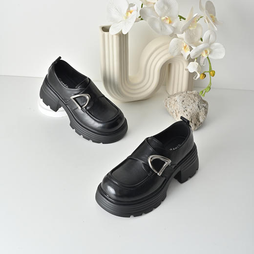 经典鲨2026春专柜新品百搭黑色4.5cm中粗跟通勤乐福鞋单鞋女KW230-617051 商品图7