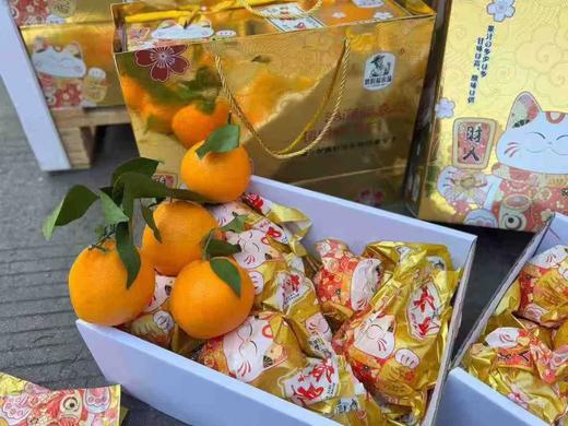 周四取货：【礼盒招财猫春见】一箱毛重8斤左右，果肉饱满，好吃不上火！ 超甜！超嫩！甜蜜多汁！ 商品图12