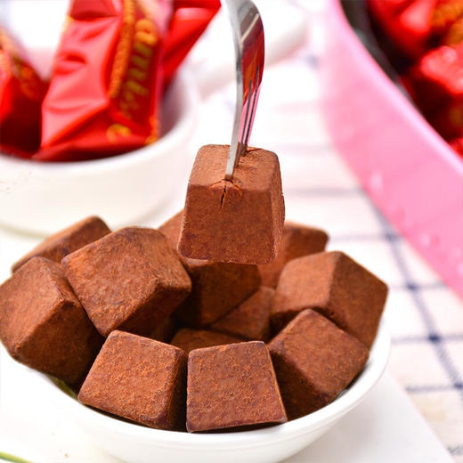 【情人节送礼❗️精美礼盒装】马来西亚进口零食Beryls倍乐思提拉米苏牛奶巧克力礼盒装粉色心形。jd 商品图2