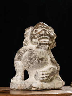 清	石雕案上狮子摆件