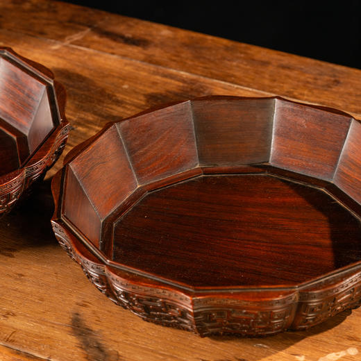 二十世纪	红木满工夔龙纹菱口捧盒 商品图2