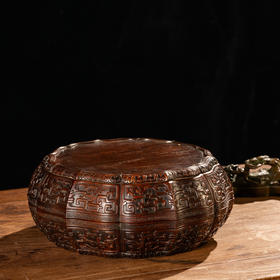 二十世纪	红木满工夔龙纹菱口捧盒