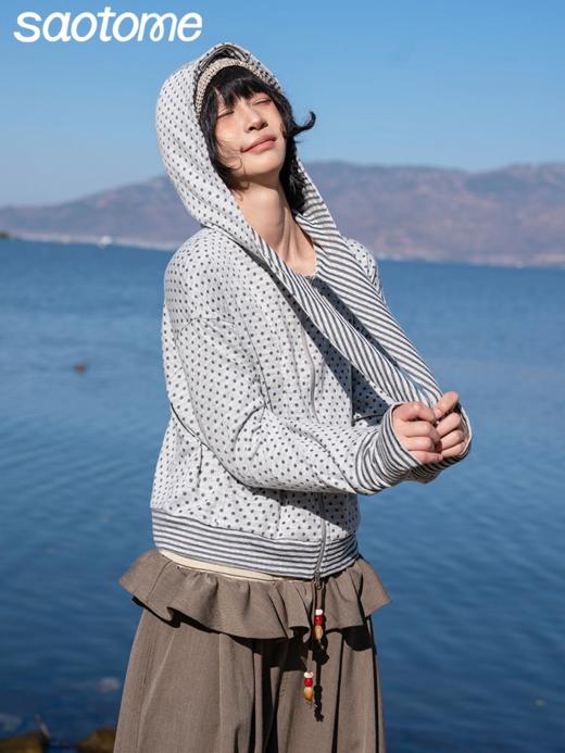 早乙女惠子saotome/STMWY211637/鬼马短款波点卫衣 商品图2