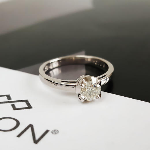 普柏琳AU750白金经典简约四爪款0.39克拉钻石戒指14号（皆取最大值）260126NJS54 商品图2