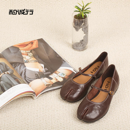 和诚行2026春季新款牛皮马蹄分趾一字带法式复古玛丽珍平跟单鞋0400269 商品图1