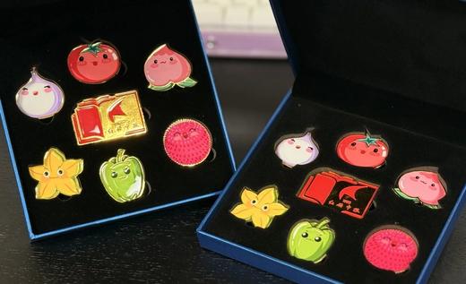 红领巾报徽章・合金立体浮雕 青少年纪念章 金属质感胸针 校园文创表彰臻选 商品图1