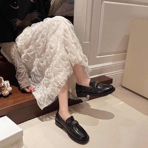 【YW】无忧购英伦风棕色山茶花乐福鞋女2026年新款百搭粗跟单鞋579（3.1截单后3-7天发货) 商品图1