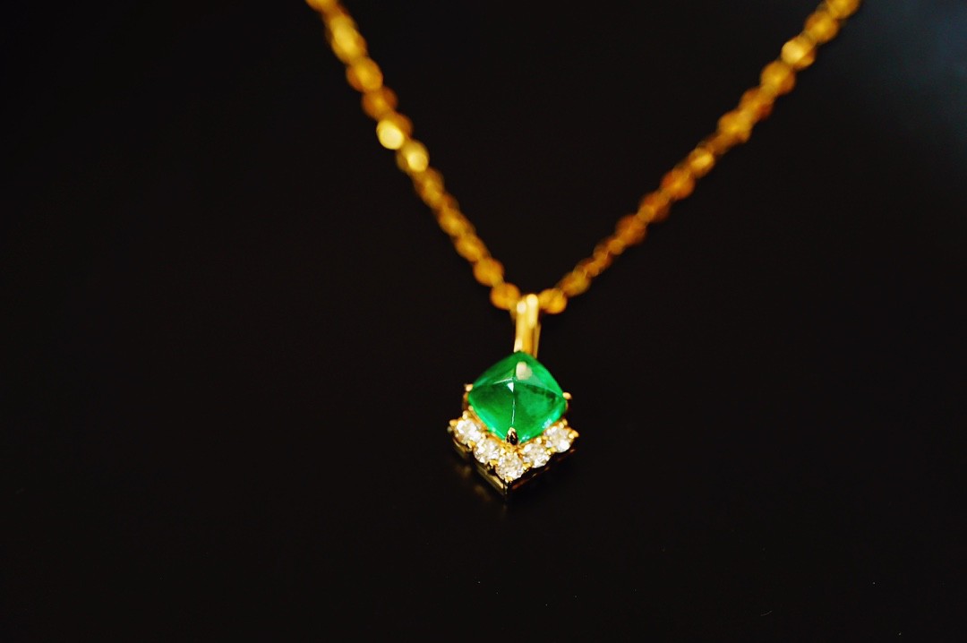 0.5ct祖母绿吊坠