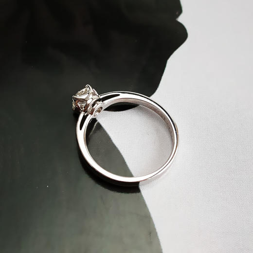 普柏琳AU750白金经典简约四爪款0.39克拉钻石戒指14号（皆取最大值）260126NJS54 商品图5