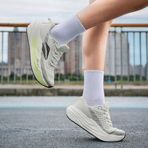 男女同款 | 2026春夏新品KAIBA「轻春畅跑鞋」！超临界中底+贾卡网面，加固脚踝设计，专为国人脚型设计，晋江实力工厂直发，品质保证 商品图4