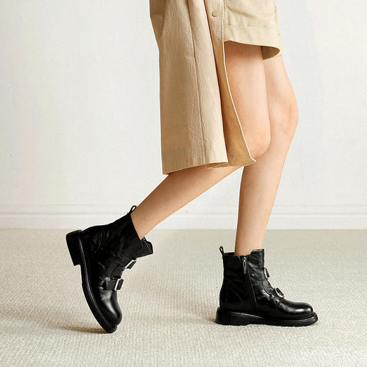 千百度厚底手抓皮切尔西靴女时装靴短靴子A25503903 商品图1