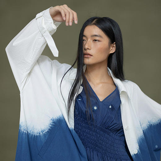 【林栖设计小店】植物染色|手工植物蓝丝棉宽松百搭2026春新款中长款风衣1961169 商品图2