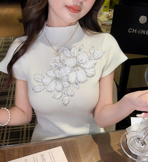 张心子【手工花】绝美独特立体花半高领针织衫短袖上衣 U2602045 商品图6