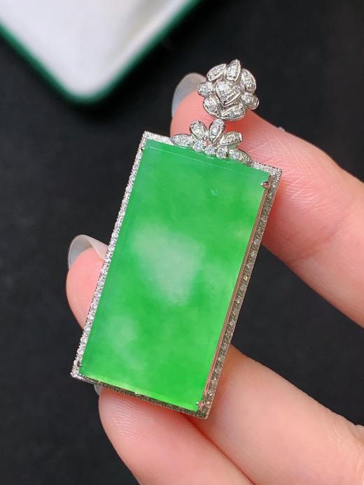 无事牌翡翠吊坠 商品图0
