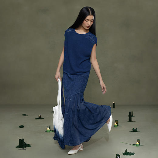 【林栖设计小店】植物染色|手工钩花植物蓝丝棉2026春新款镂空毛织上衣1961214 商品图1