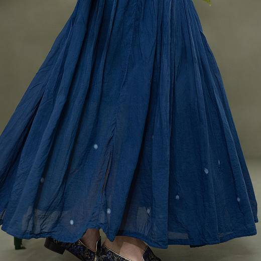 【林栖设计小店】植物染色|手工植物蓝萤虫绞婴儿棉2026春新款密褶半身裙1961014 商品图2