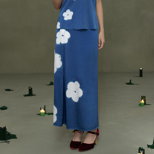 【林栖设计小店】植物染色|手工植物蓝花绞优雅百搭2026春新款宽松半身裙1961123 商品图0