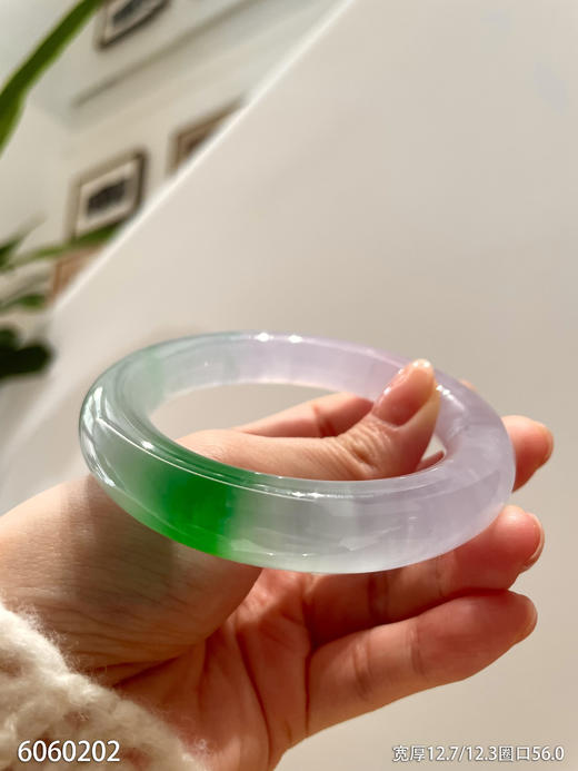 春带彩圆镯【6060202】圈口56.0~具体价格微信咨询 商品图2