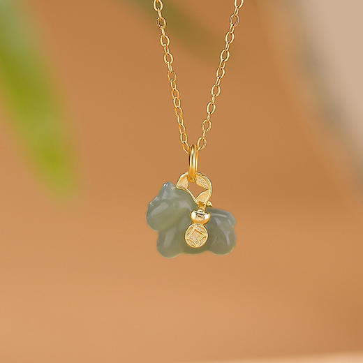 【马上有钱项链】敦煌小众S925纯银镀金和田玉晴水玉水红铜钱新年生肖马银挂坠 商品图1