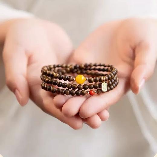 【粉丝专属❗️天然文莱沉香手串】吉祥礼饰，福配圆满。锦绣南红，吉祥蜜蜡，腕间雅韵！三圈叠戴蜜蜡南红转运珠奇楠手链小米珠檀 商品图0