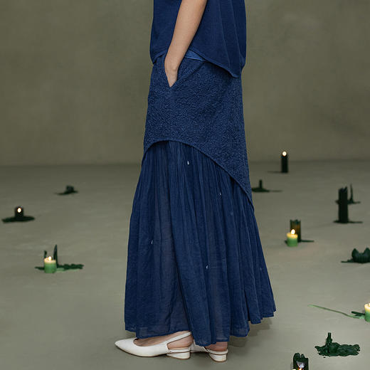 【林栖设计小店】植物染色|手工植物蓝纯棉绣花蜜褶2026春新款鱼尾半身裙1961132 商品图3