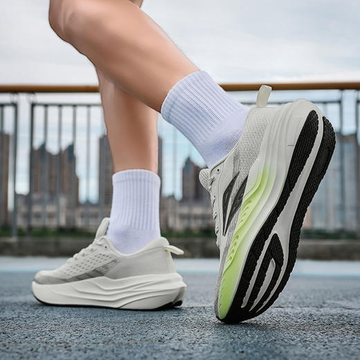 男女同款 | 2026春夏新品KAIBA「轻春畅跑鞋」！超临界中底+贾卡网面，加固脚踝设计，专为国人脚型设计，晋江实力工厂直发，品质保证 商品图3