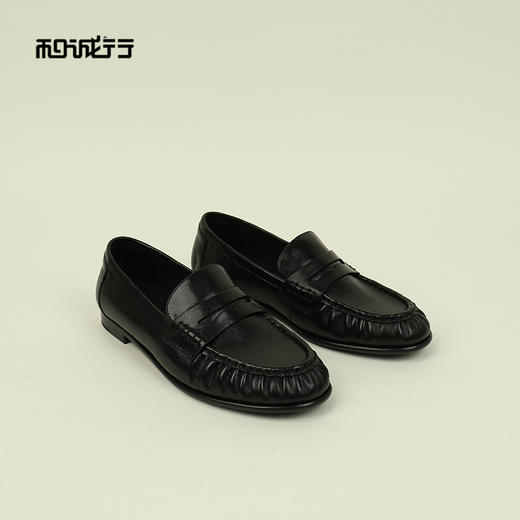 和诚行2026春季新款复古经典时尚真皮褶皱一脚蹬女式乐福鞋0820311 商品图3