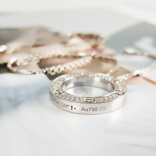 【95新】Cartier卡地亚LOVE系列B7058000 18K白金满钻大圆饼LOVE项链 链长约42cm，外径23.5mm女士280126NJS14 商品图3