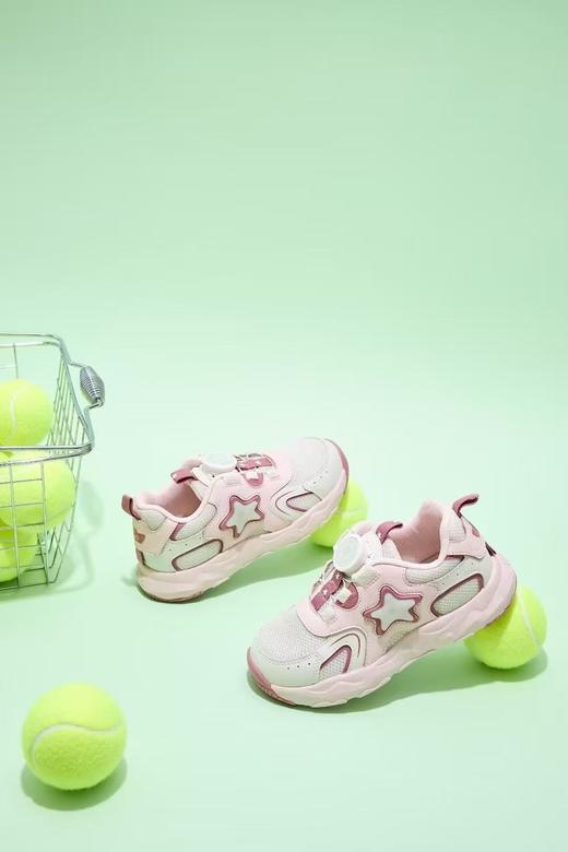 【春上新】【5折】8楼普西拉童鞋P7214109  春款亮灯运动鞋  吊牌价：479   折后:240元 商品图1