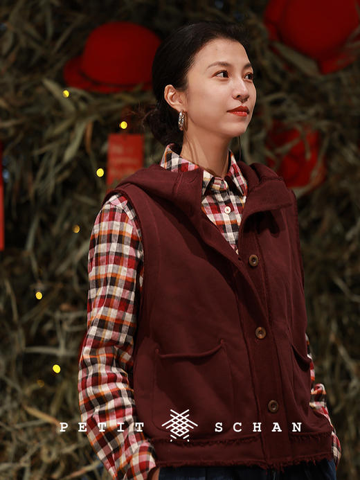 Petit Schan小闪 CLO#1048 Familiarity Breeds Ease 熟李轻行 长绒棉纯棉毛边连帽休闲马甲 商品图0