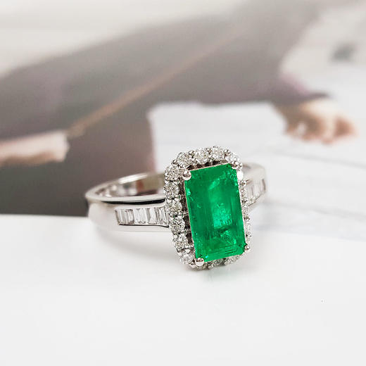 【天然正品】AU750精品白金镶钻镶天然祖母绿型艳绿1.18克拉祖母绿戒指13.5号（戒圈可改）290126NJS40 商品图2