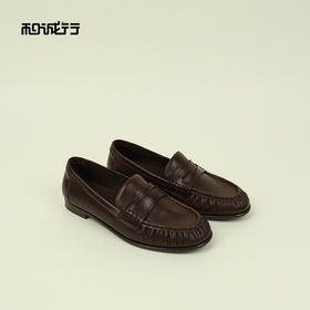 和诚行2026春季新款复古经典时尚真皮褶皱一脚蹬女式乐福鞋0820311