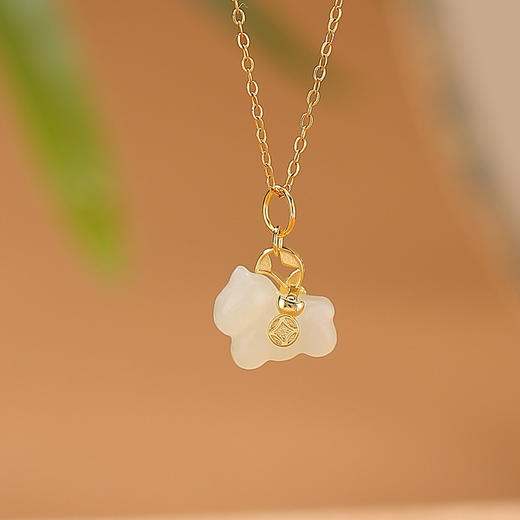 【马上有钱项链】敦煌小众S925纯银镀金和田玉晴水玉水红铜钱新年生肖马银挂坠 商品图3