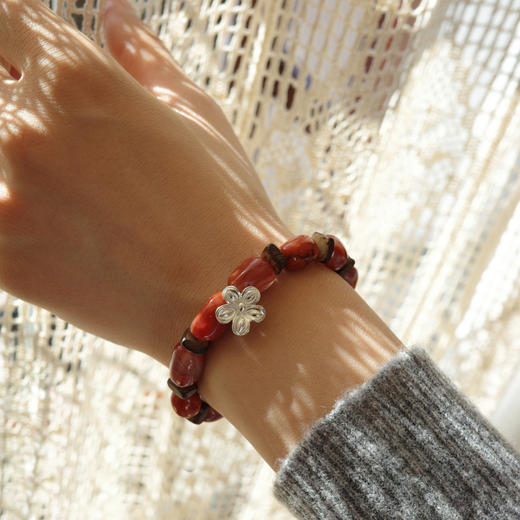 「满堂红」南红玛瑙手串 | 适合腕围15-15.5cm 内蕴晶洞或身披自然纹路 to me 天然石饰品 商品图3