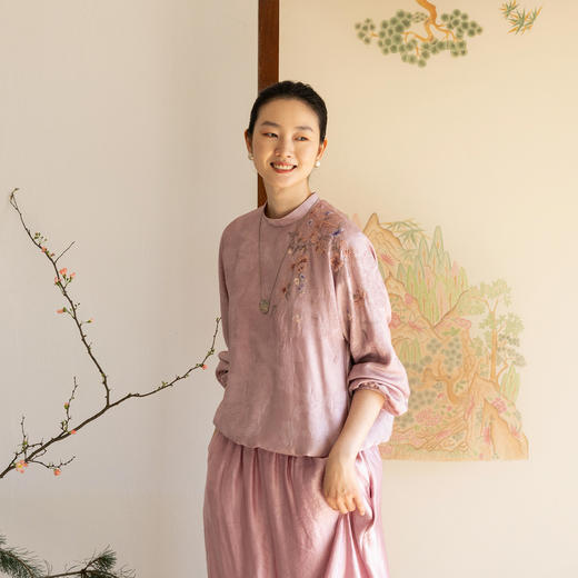 牧衣游原创 24姆米重磅桑蚕丝混纺重工手绣小衫宽松圆领套头 禾时 商品图0