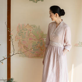 牧衣游原创 32姆米重磅丝麻打条连衣裙新款宽松粉色气质长裙 空谷