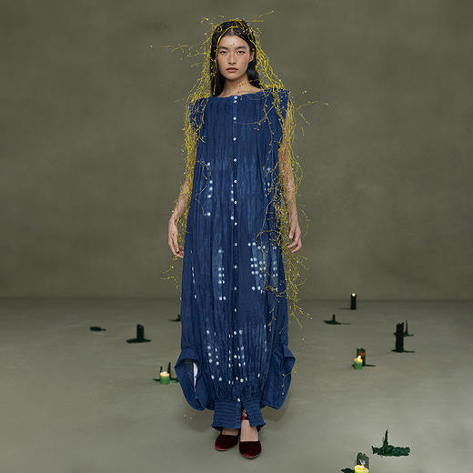 【林栖设计小店】植物染色|手工植物蓝苎麻上下两穿2026春新款开襟连衣裙1961020 商品图0