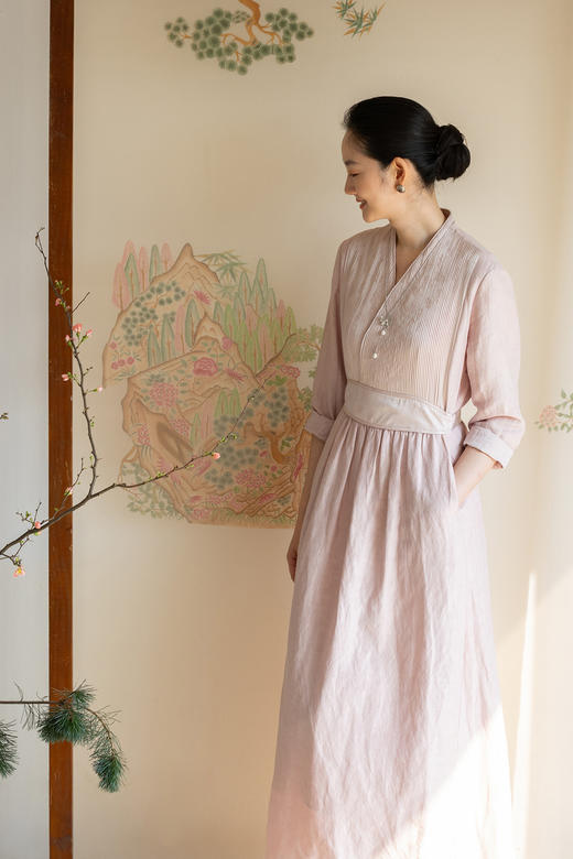 牧衣游原创 32姆米重磅丝麻打条连衣裙新款宽松粉色气质长裙 空谷 商品图5