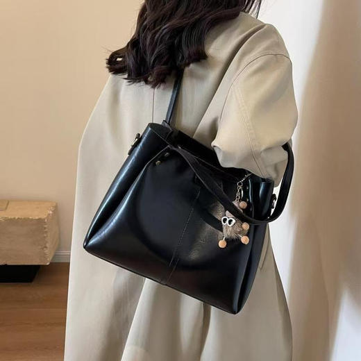 【超大容量轻便减负❗️简约大气百搭】大容量托特包包女秋冬时尚复古单肩包宽带斜挎包大学生上课通勤包。jd 商品图1