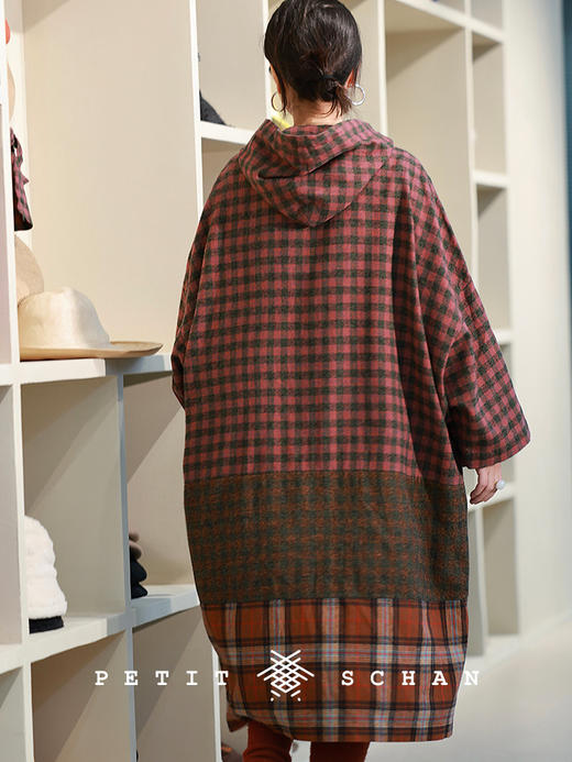 Petit Schan小闪 CLO#1049 Out of place 格格不入 进口纯棉磨毛拼色格纹抽绳连帽连衣裙 商品图1