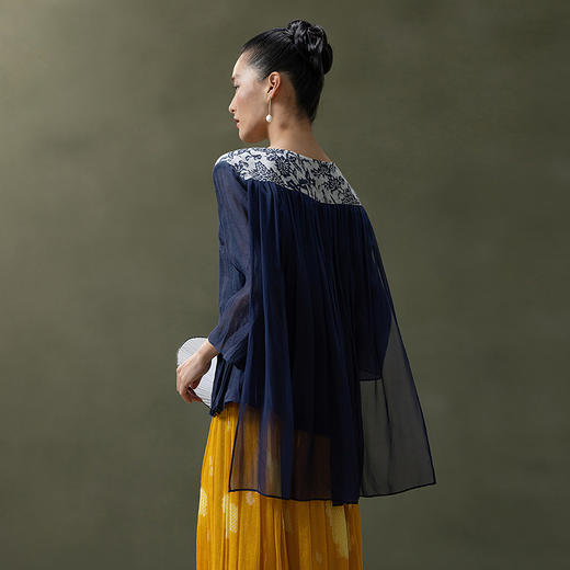 【林栖设计小店】缠枝牡丹|藏青色丝麻拼桑蚕丝飞片2026春新款优雅衬衣1961142 商品图7