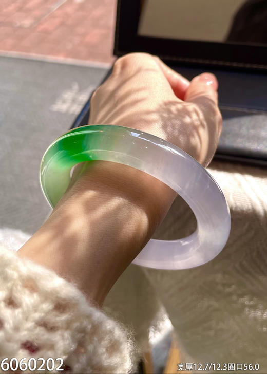 春带彩圆镯【6060202】圈口56.0~具体价格微信咨询 商品图3