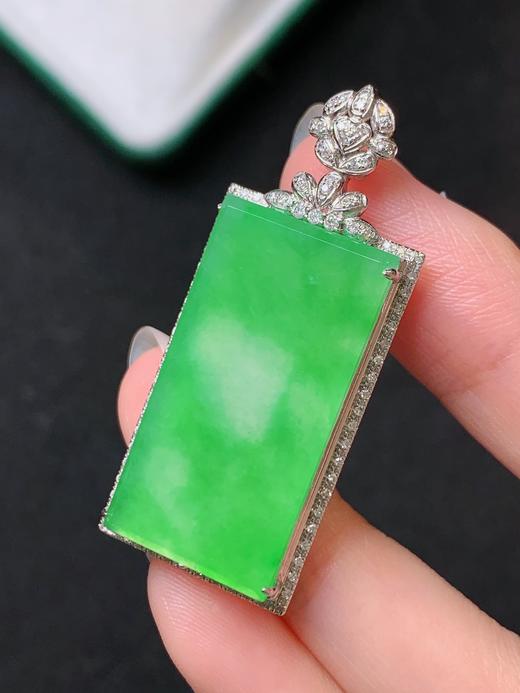 无事牌翡翠吊坠 商品图1