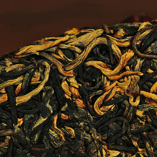 【女儿红】2025年头春头采勐海班章五寨核心产区，红茶界的天花板堪称是女人蕞好的“伴侣” 班章晒红红茶紧压茶饼 200g/饼 拍5发6 拍20发25 商品图3