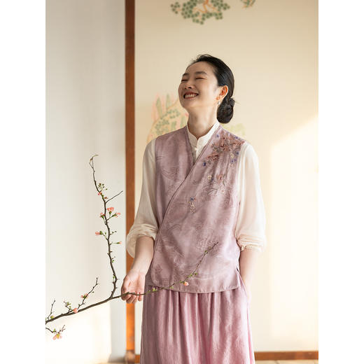 牧衣游原创24姆米重磅桑蚕丝混纺重工手绣马夹复古中式开衫 归林 商品图3