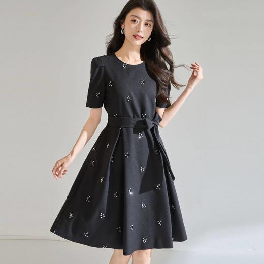 「高货sh」全新升级【铂金会员284/天猫379/差价95】(22600)洛诗琳气质重工钉珠连衣裙2026春夏新款精致显瘦系带大摆伞裙 商品图0